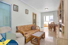 Apartamentas su terasa, Alicante provincijoje, Torrevieja mieste. 3 kambariai | 84 m² | 400 metrų ik