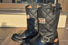 Harley Davidson, Batai