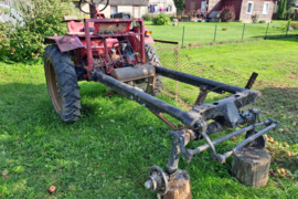 Parduodu  dalimis ira ir dokai, Traktoriai