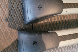 Parduodami Volvo stogo skersiniai