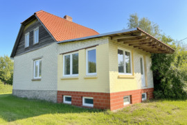 2 k. mūrinio namo 1/4 dalis, Vilniaus r. sav., Avižienių k., - 3 arai