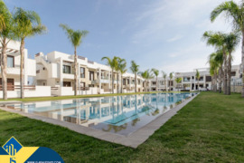 Statomi namai, Alicante provincijoje, Torrevieja mieste, Los Balcones rajone. 3 kambariai | 63 m² | 