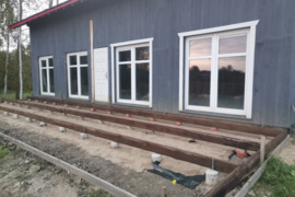 Naujas namas su indrajo ezero pakrante