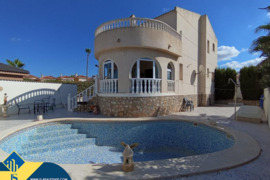 Namas su privačiu baseinu, Alicante provincijoje, Benijofar mieste. 3 kambariai | 117 m² | 8 kilomet