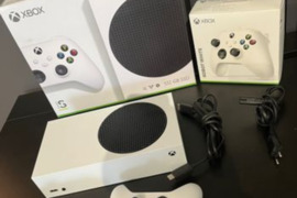 Idealios būklės Xbox One žaidimų konsolė