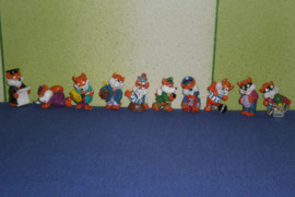 10. Kinder siurprizo kolekcines figureles lapinai 2 e uz vnt.
