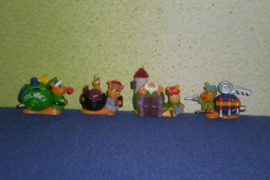 23. Kinder siurprizo kolekcines figureles sraiges 2 e uz vnt.