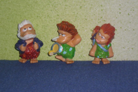 24. Kinder siurprizo kolekcines figureles neandertalieciai 2 e uz vnt.