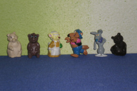 36. Kinder siurprizo kolekcines figureles meskos 2 e uz vnt.