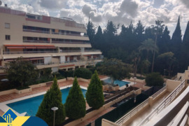 Apartamentas su bendru baseinu, Malaga provincijoje, Marbella mieste, Puerto Banús rajone. 4 kambari