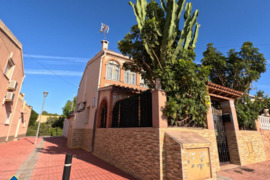 Namas su terasa, Alicante provincijoje, Torrevieja mieste, Playa del Acequión rajone. 5 kambariai | 