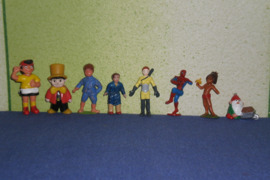 56. Kinder siurprizo kolekcines figureles zmogiukai 1 e uz vnt.