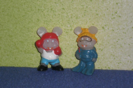 60. Kinder siurprizo kolekcines figureles peles svieciancios 2 e uz vnt.