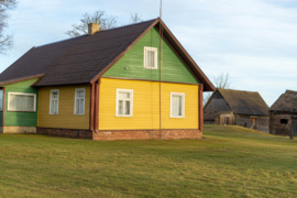 Rukiškyje k. namas, pirtis, ūkiniai, 2 ha Anykščių r.