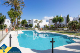 Renovuotas apartamentas su bendru baseinu, Malaga provincijoje, Marbella mieste, Nueva Andalucia raj
