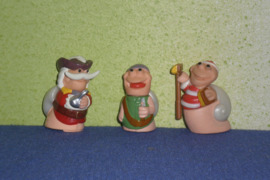 65. Kinder siurprizo kolekcines figureles sraiges ant ratuku 2 e uz vnt.