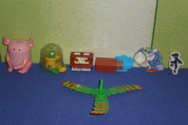 73. Kinder siurprizo kolekcines figureles visokie surankami 1 e uz vnt.