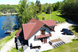 Sodyba Vilkaviškio raj., Vygrelių k. Beržų g. Visą sodybą sudaro 2,92 ha žemės. Kaina 550 000 €
