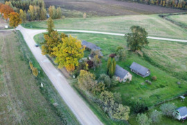Parduodama sodyba Anykščių r. sav., Troškūnų sen., Žviliūnų k.  