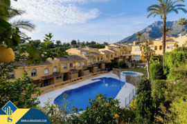 Renovuotas namas su bendru baseinu, Malaga provincijoje, Marbella mieste. 4 kambariai | 193 m² | 1 k