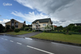 Namas Šiaulių r. sav., Vijoliai, Santarvės g.