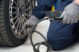 Automobilių servisas - montuojame padangas, keičiame tepalus, keičiame filtrus Detalitos Bosch servi