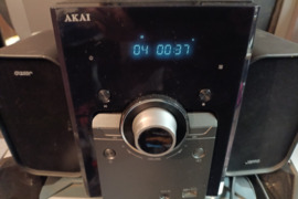 GERAS AKAI CENTRAS ,CD,DVD,HDMI,FM, MP3,AUX