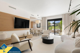 Renovuotas namas su bendru baseinu, Malaga provincijoje, Marbella mieste, Nueva Andalucia rajone. 4 