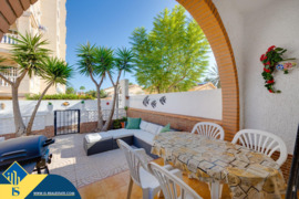 Bungalas su bendru baseinu, Alicante provincijoje, Torrevieja mieste, Playa de los Locos. 3 kambaria