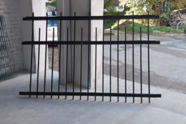 Naudota metalinė tvora su vartais ir varteliais