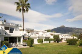 Renovuotas namas su bendru baseinu, Malaga provincijoje, Marbella mieste, Nueva Andalucia rajone. 5 