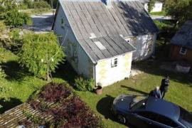  NAMAS ISSIMOKETINAI SU ŪKINIAIS PASTATAIS RADVILIŠKIO RAJ.