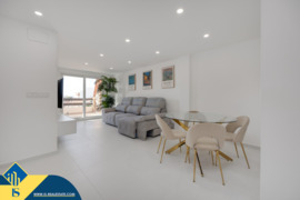 Apartamentas su terasa, Alicante provincijoje, Torrevieja mieste, Playa de los Náufragos rajone. 4 k