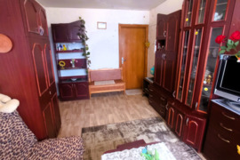 PARDUODU 2 KAMBARIŲ BUTĄ DAINAVOJE