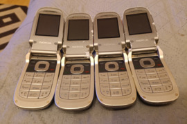 GERI , NOKIA 2760 , ATLENKIAMI, KALBOS, SIM,