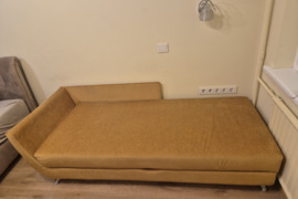 Rudos spalvos „Magrės“ baldų lova