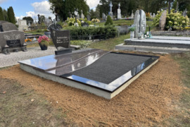 Paminklai plokštės kapų tvarkymas kapaviečių įrengimas darbai kapinėse trinkelės skalda betonavimo d