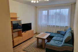 1 kambario butas Sodų g. 1, Mažeikiai – penktas aukštas, su balkonu, parduodamas su baldais ir buiti