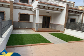 Namas su bendru baseinu, Alicante provincijoje, San Miguel de Salinas mieste. 4 kambariai | 150 m² |