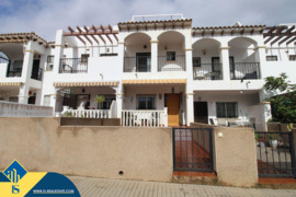 Namas su bendru baseinu, Alicante provincijoje, Orihuela Costa mieste. 3 kambariai | 80 m² | 2 kilom