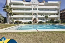 Apartamentas su bendru baseinu, Malaga provincijoje, Marbella mieste, Puerto Banús rajone. 3 kambari