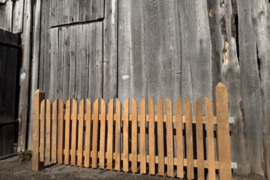 PARDUODAMA medinė tvora, DOVANOJAMA pavėsinė