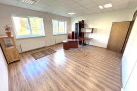 Administracinės-biuro patalpos nuomai, senamiestyje, Mažeikiuose.