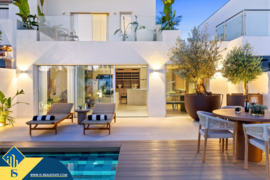 Vila su privačiu baseinu, Malaga provincijoje, Marbella mieste, Nueva Andalucia rajone. 4 kambariai 