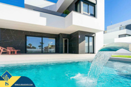 Vila su privačiu baseinu, Alicante provincijoje, Benijofar mieste. 4 kambariai | 136 m² | 7 kilometr