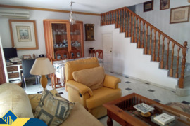 Namas su bendru baseinu, Malaga provincijoje, Marbella mieste, Auksinės mylios rajone. 6 kambariai |