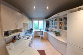  Ekonomiška investicija - 2 aukštų mūrinis sublokuotas namas ramioje vietoje