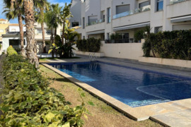 Bungalas su bendru baseinu, Alicante provincijoje, Torrevieja mieste, Playa del Acequión rajone. 3 k