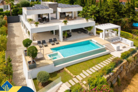 Vila su privačiu baseinu, Malaga provincijoje, Marbella mieste, Nueva Andalucia rajone. 6 kambariai 