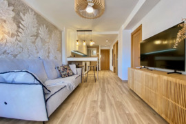 Pilnai atnaujinti apartamentai su vaizdu į Viduržemio jūrą